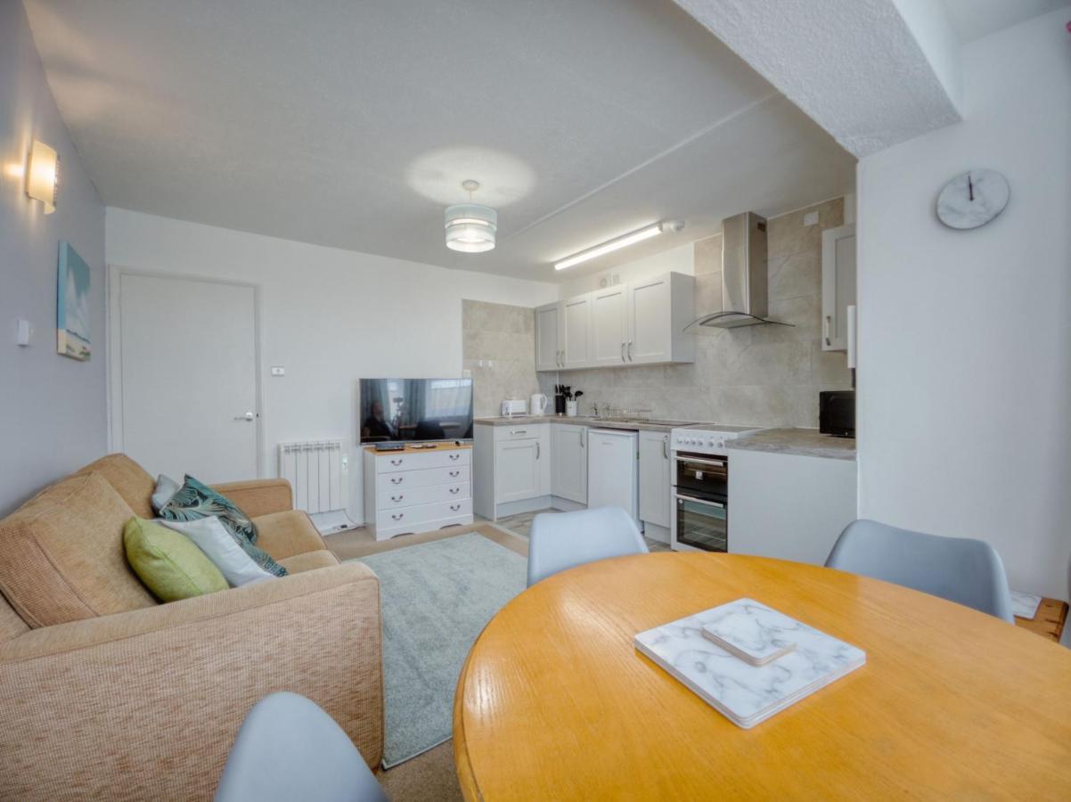 Apartment 7 - 1 Bedroom Sea Front Location - Step Free Access From Rear - Free Parking Paignton Exterior photo